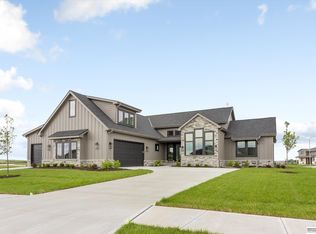 11550 S 123rd Ter, Papillion, NE 68046