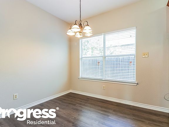5th image of 1813 Alanbrooke Dr