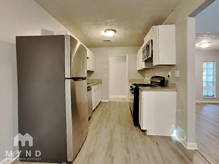 3047 Brook Hollow Dr — Photo 4