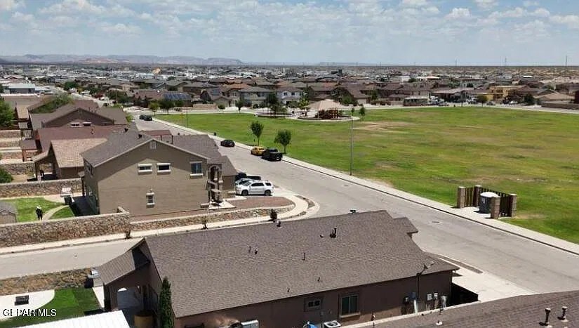 4 bed, 2.0 bath, 1866 sqft, $1,800 — Photo 3