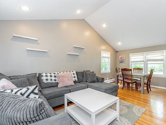5th image of 45 Slumber Ln
