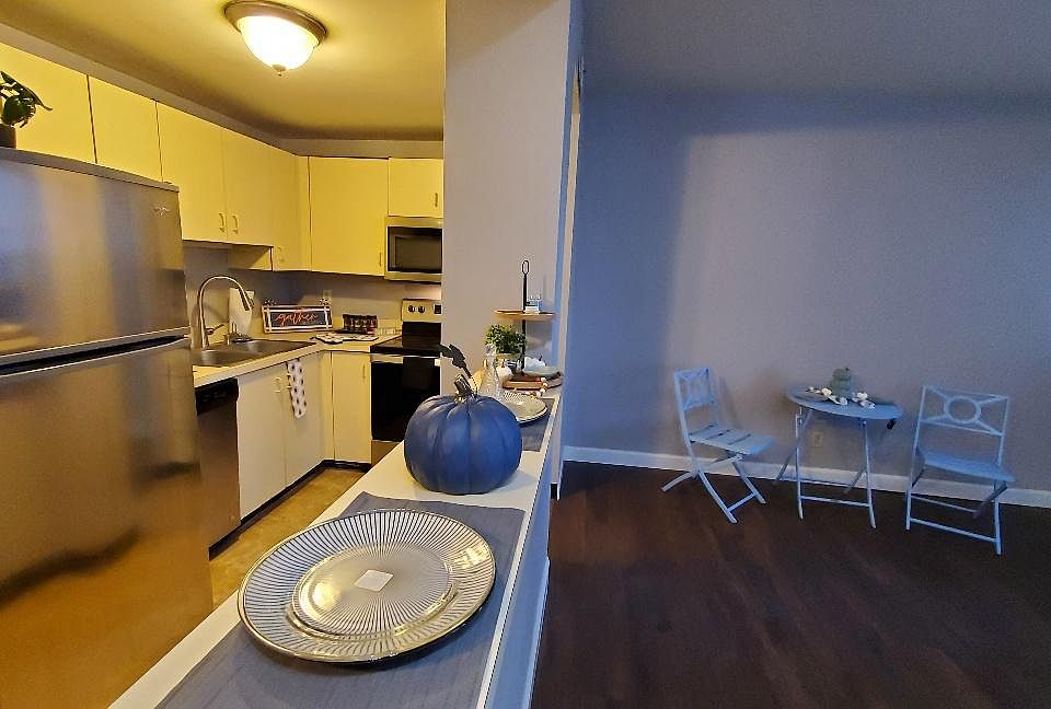 1st image of 5316 Pershing Ave APT 210