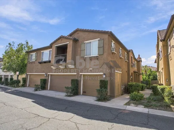 19324 Opal Ln, Santa Clarita, CA 91350