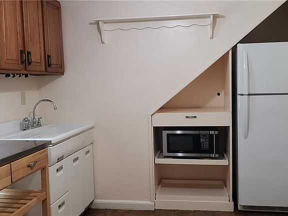 2nd image of 108 Shore Dr