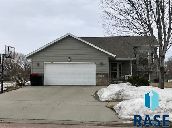 1712 S River Oak Ave, Brandon, SD 57005