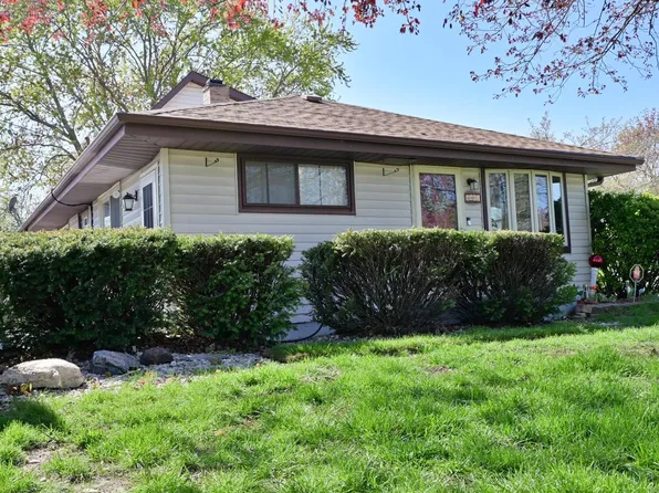 4401 S 51st STREET, Greenfield, WI 53220