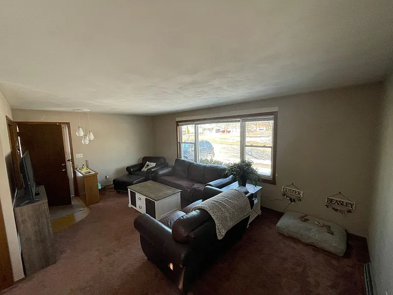 2409 N Eugene St — Photo 3