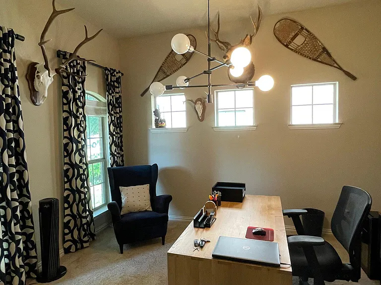 2625 Frances Ln — Photo 10