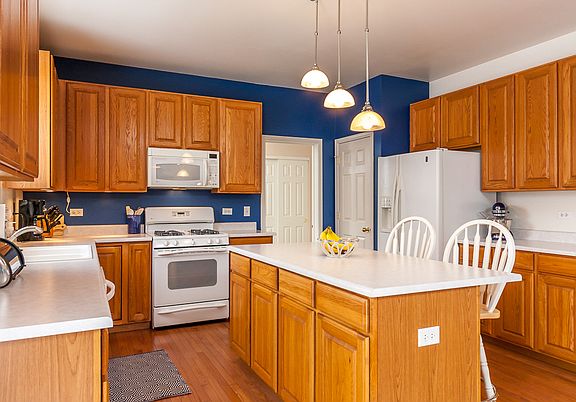 4th image of 16348 W Lanfear Dr