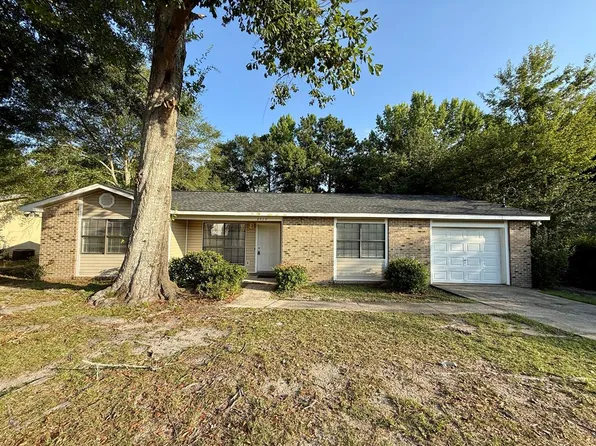 2419 Creekwood Dr, Dothan, AL 36301