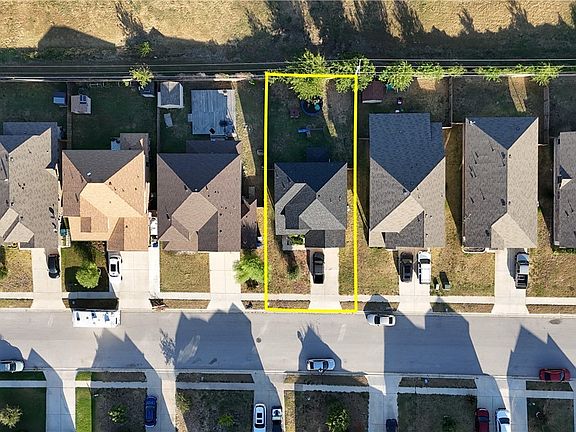 2nd image of 934 Hobby Rd