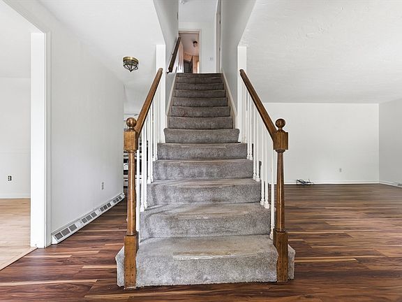 5th image of 18 Copperwood Dr Unit 18