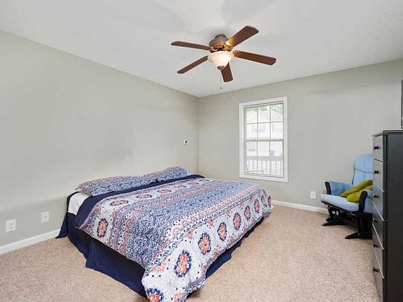 5th image of 672 Foxfield Dr