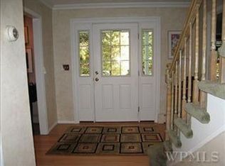 21 Tanglewild Rd, Chappaqua, NY 10514