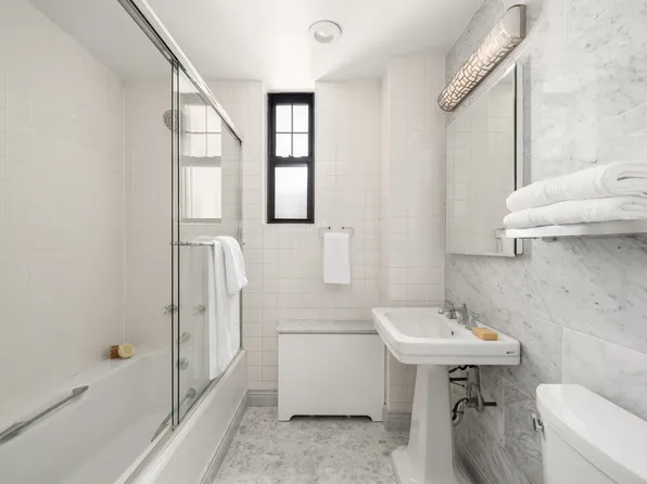 23 West 73rd Street 1001 image 12 of 13