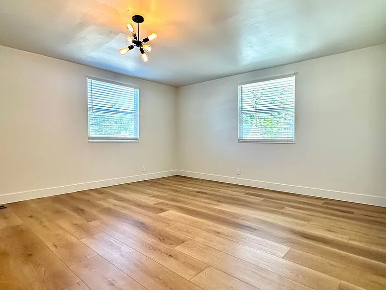 1012 S West Temple St — Photo 5