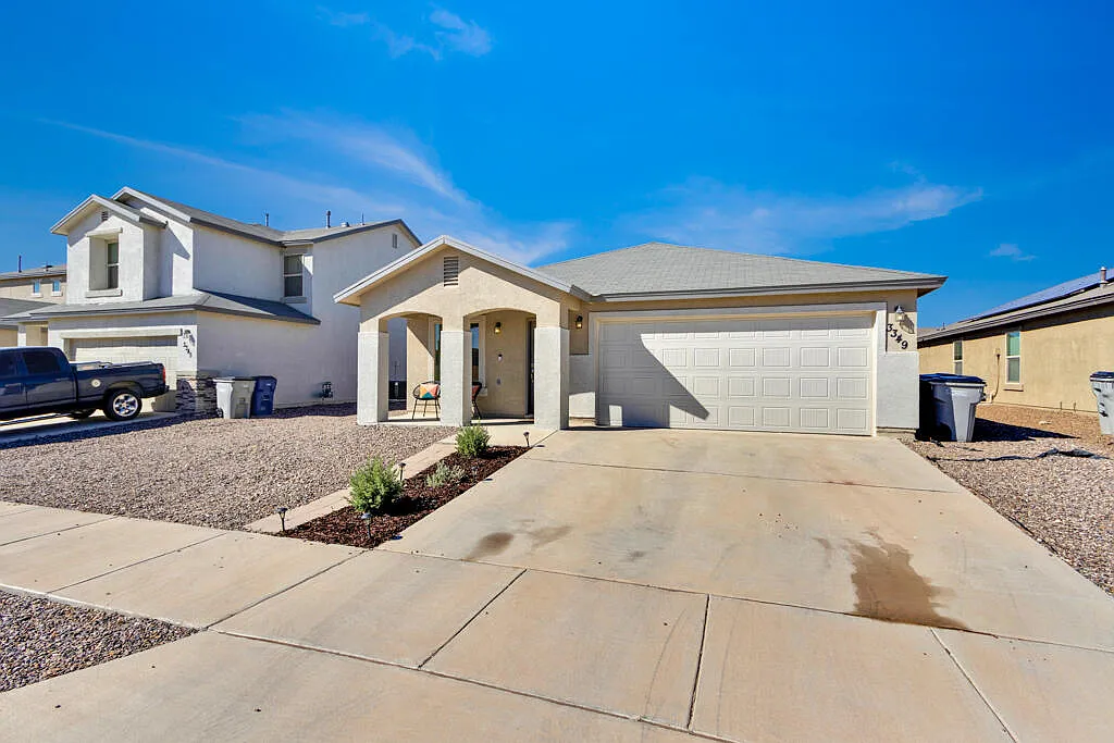 3 bed, 2.0 bath, 1466 sqft, $1,625 — Photo 3