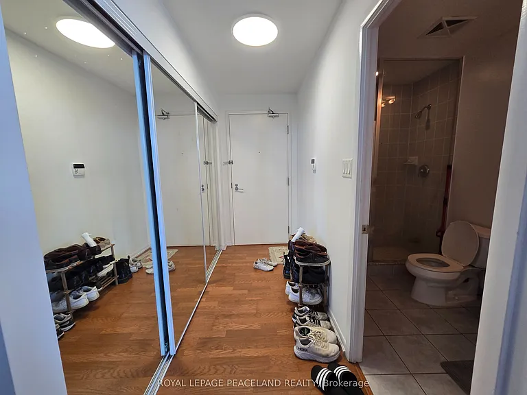38 Grenville St #4103 — Photo 9