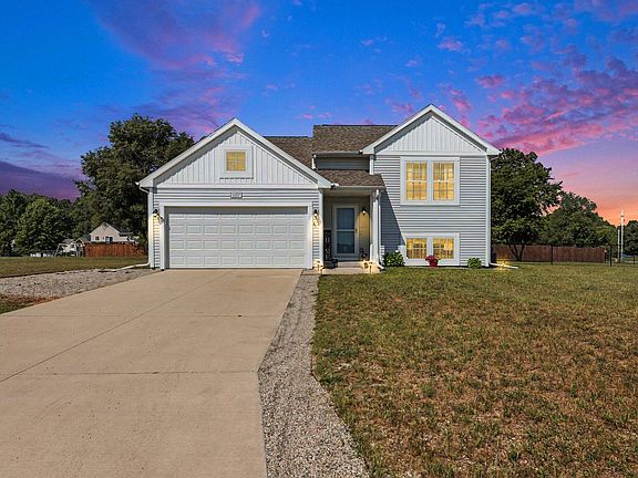2nd image of 11157 Meadow Wood Cir