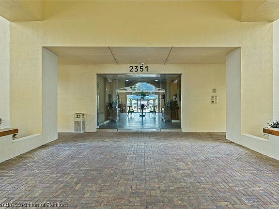 3rd image of 2351 Lakeview Dr Unit 315