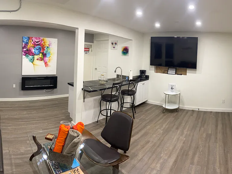 3705 Ingraham St #B — Photo 6
