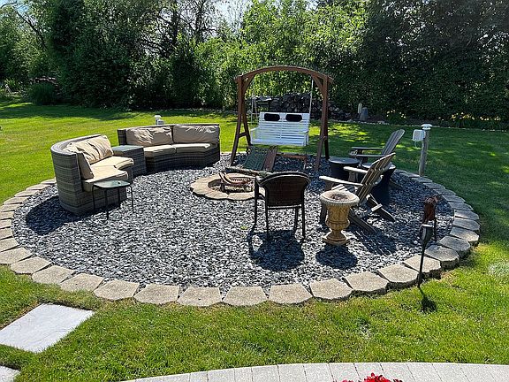 5th image of 11 Mulberry Dr