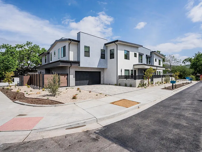2821 Los Robles Rd — Photo 3