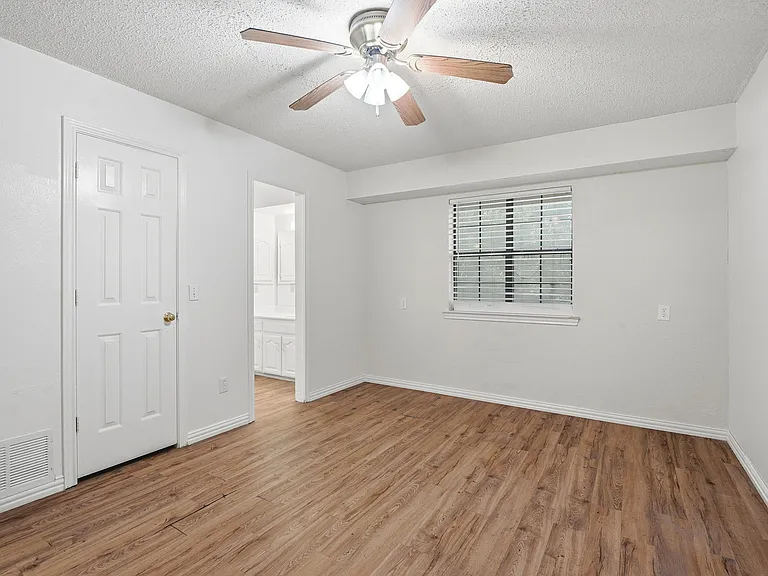 999 W Forest Grove Rd — Photo 27