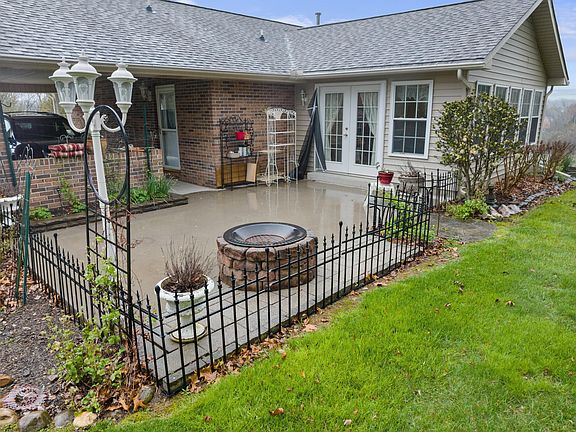 3rd image of 6267 Golden Dr