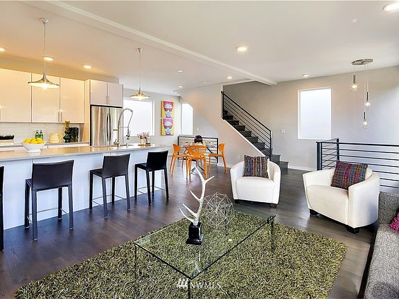 3rd image of 13335 1st Avenue NE
