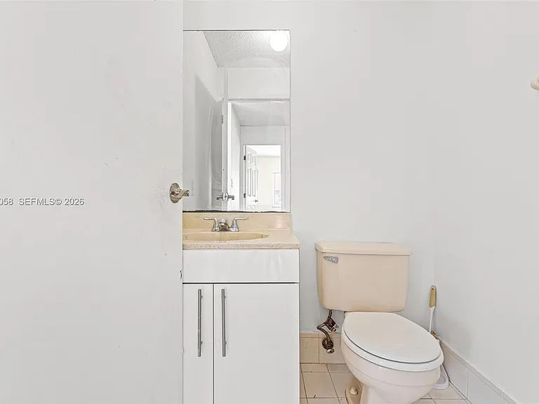13990 SW 160th Ter — Photo 17