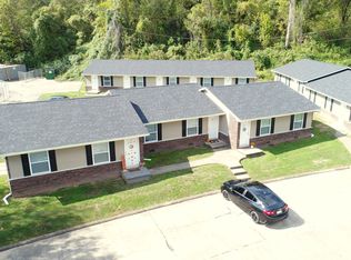 Solon Court, Dunbar, WV 25064