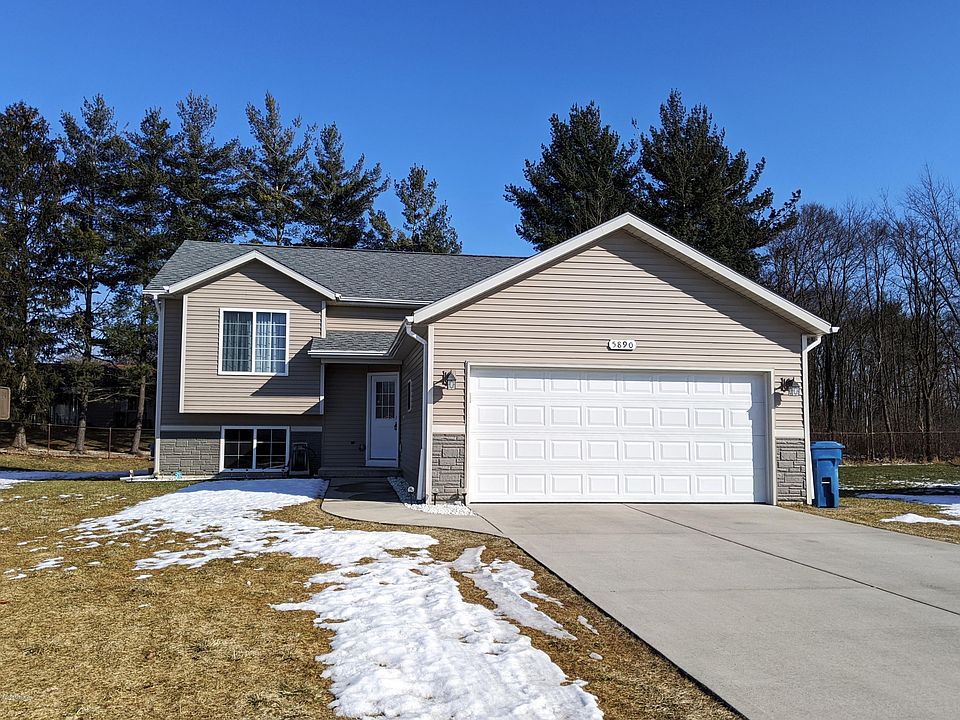 1st image of 5890 Clear Pointe Dr SE