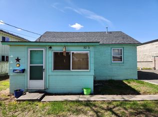 312 1/2 S 1st St, Selah, WA 98942