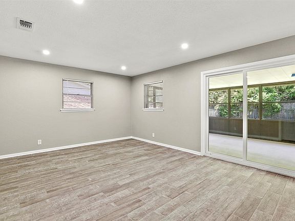 5th image of 7425 S College Cir