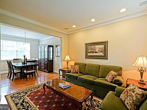 3rd image of 22374 Bay Ct