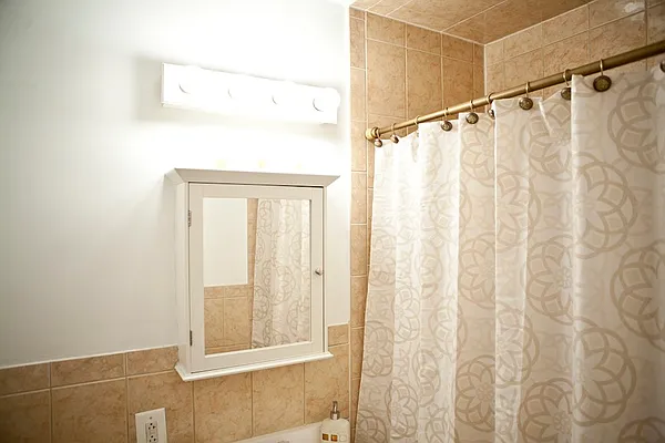 Rented by Oxford Property Group | media 9