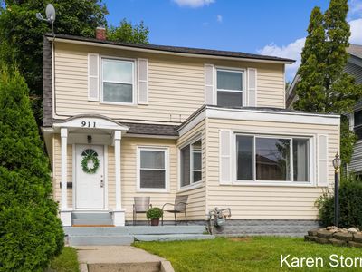 911 Neland Ave SE, Grand Rapids, MI, 49507