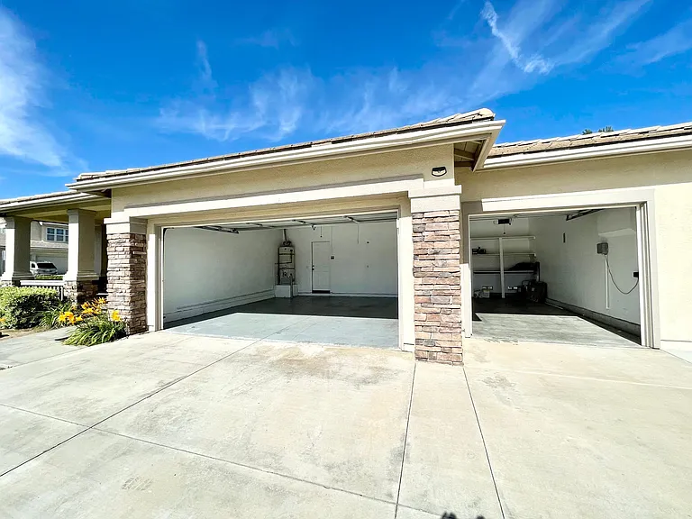 35740 Coral Dr — Photo 3