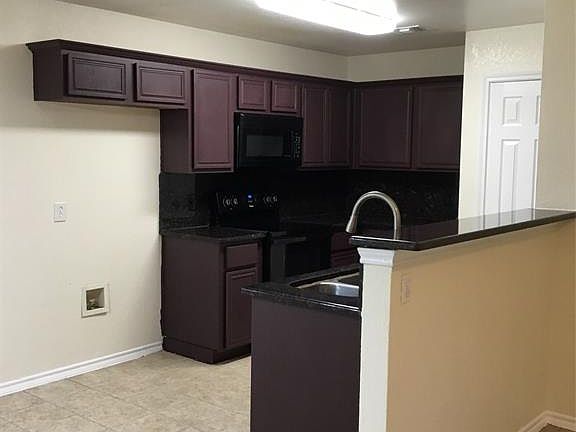 5th image of 9152 Christopher Cir