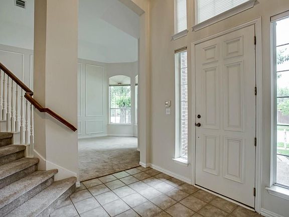 3rd image of 601 Winged Foot Ln