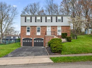 309 Moray Dr, Coraopolis, PA 15108