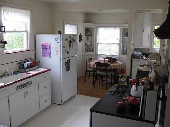 5th image of 1800 Wentworth Ave