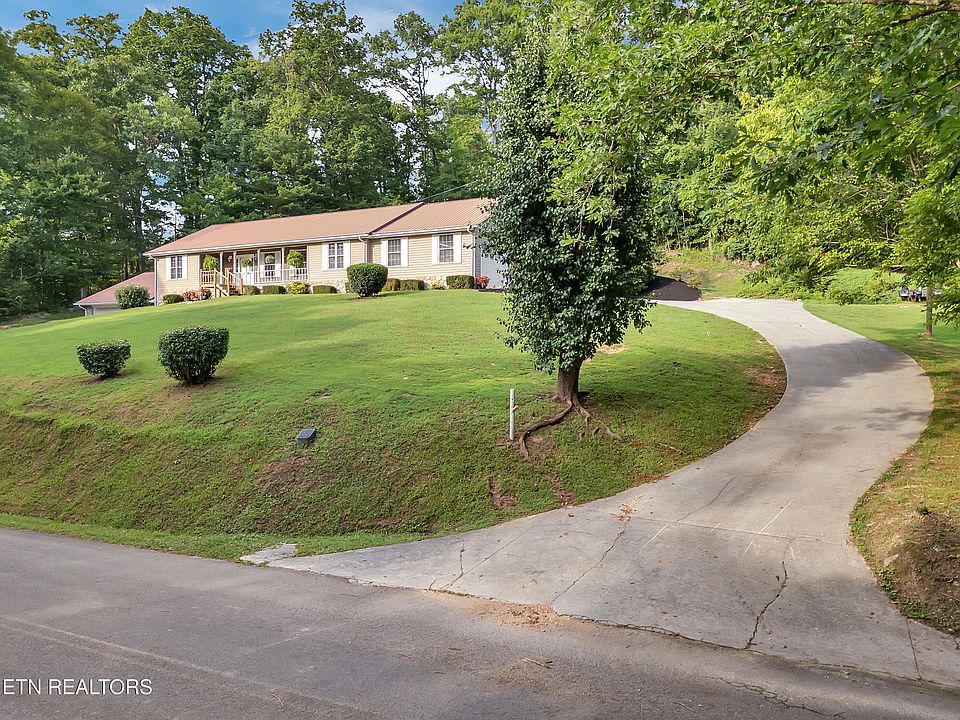 1st image of 290 Whitaker Hollow Rd