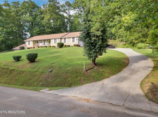 290 Whitaker Hollow Rd, Rocky Top, TN 37769