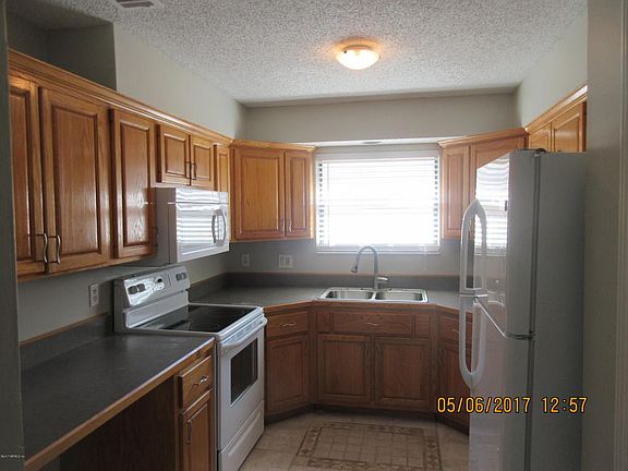 5th image of 8429 Spicewood Dr