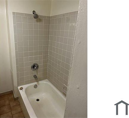 4th image of 166 W Manheim St #1R