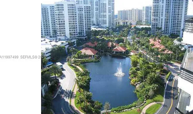 3600 Mystic Pointe Dr #1504 — Photo 4