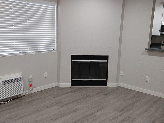 4th image of 4138 Georgia St #2