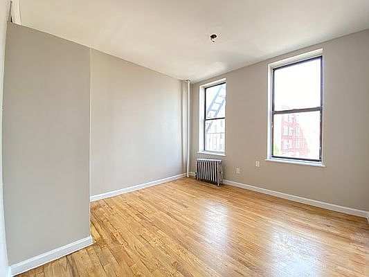 1st image of 620 E 11th St APT 17